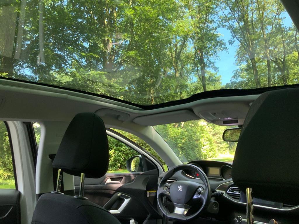 Peugeot 308 II SW Automatik Panorama Navi ...
