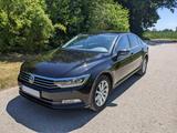 Volkswagen Passat 1.6 TDI - Parkpilot - Massage - Keyless - Volkswagen Passat: 1.6