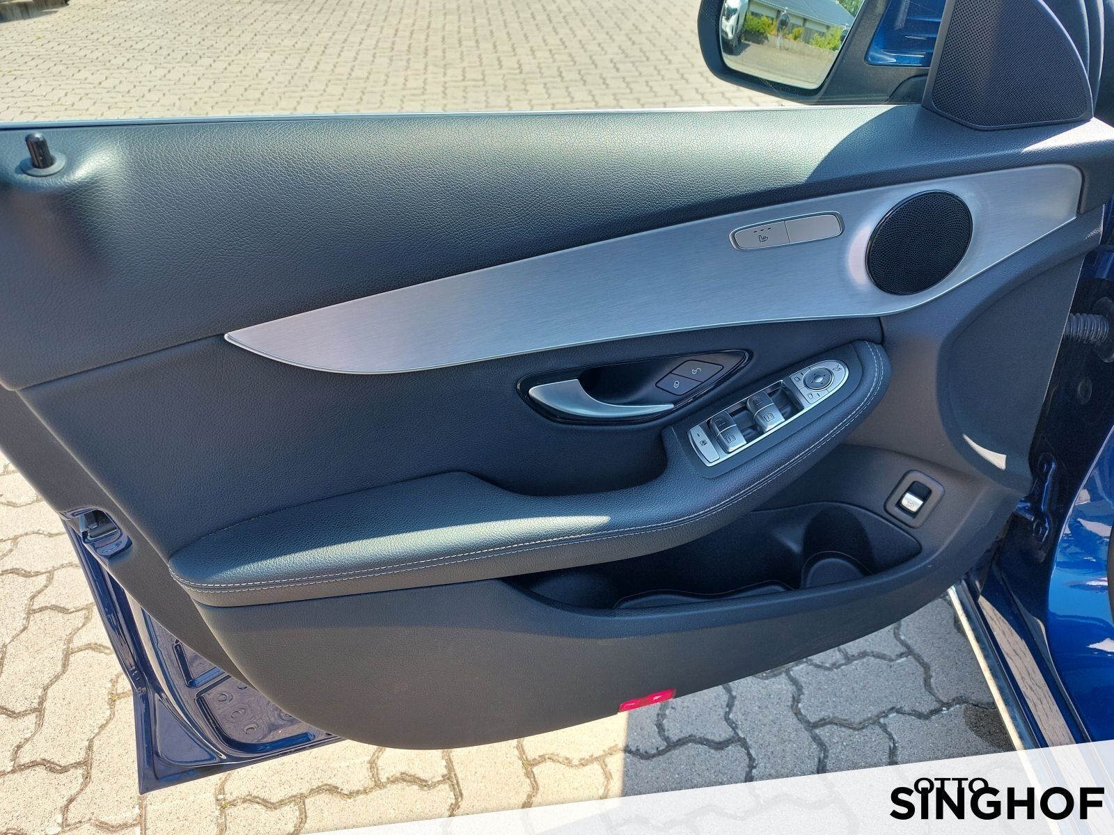 Fahrzeugabbildung Mercedes-Benz C 200 Avantgarde +RÜ Kam+LED+TOTW+Navi+Sitzhg+