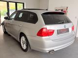 BMW 320 3 Touring 320d-Aut-Navi-Pdc-Pano- - BMW 320 aus 2009: Kombi, D