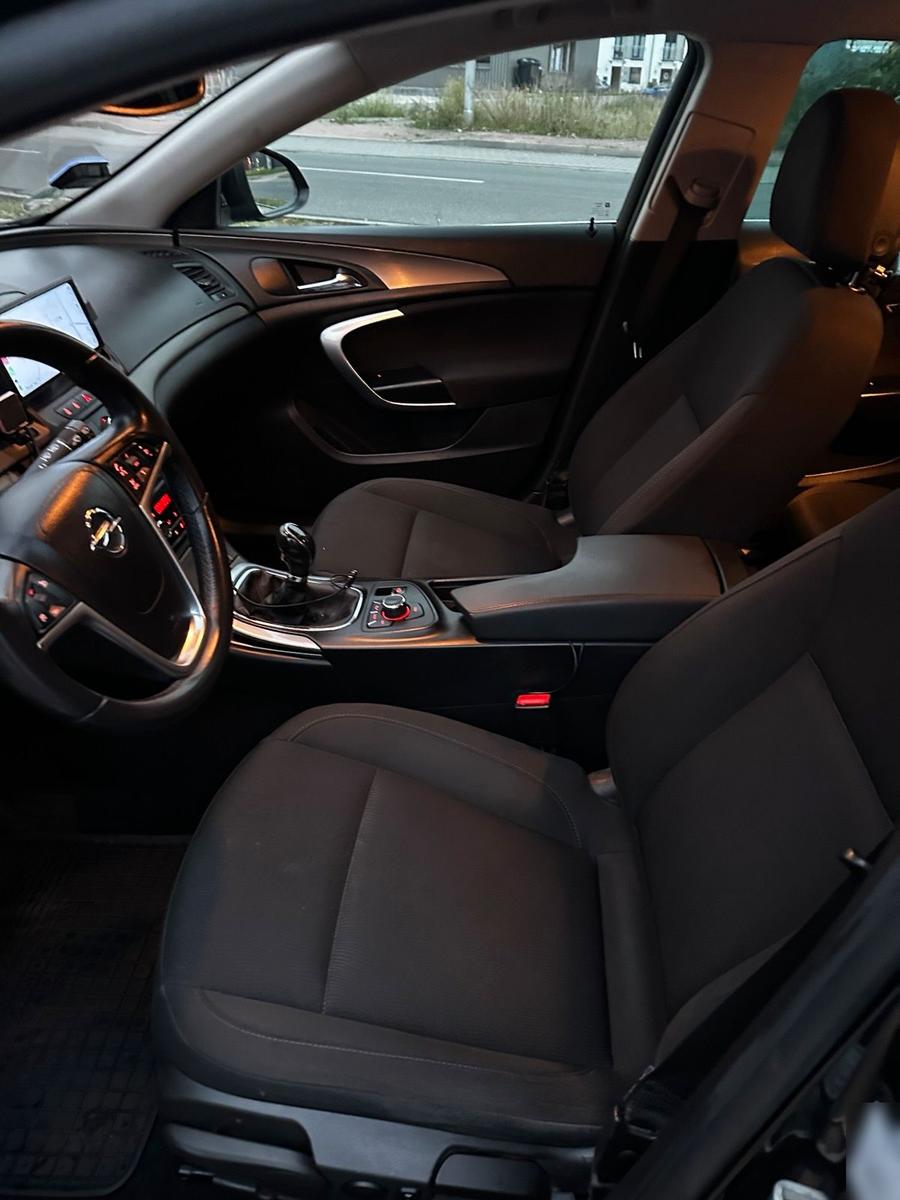 Opel Insignia 2011 — photo 9