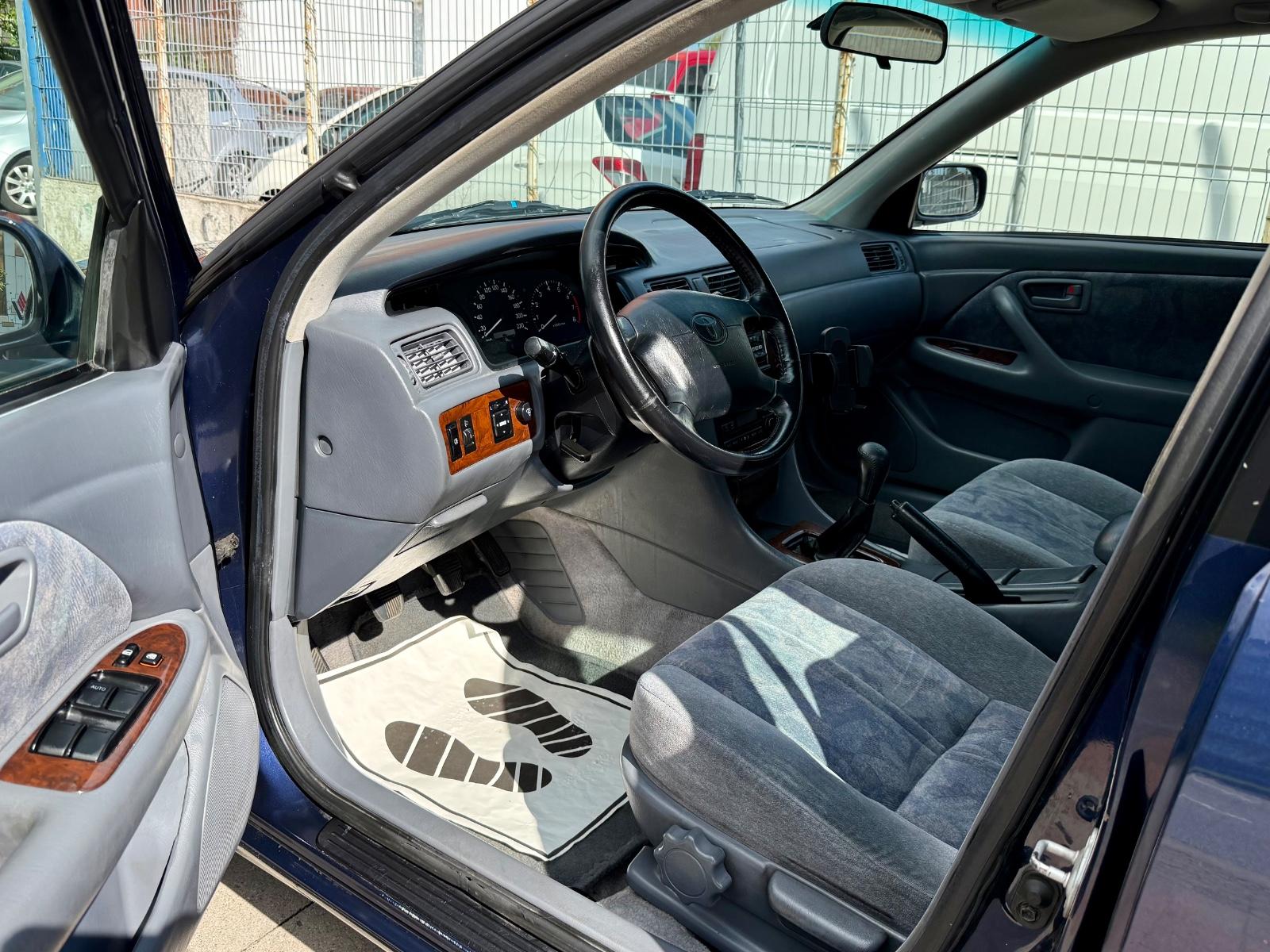 Toyota Camry 2.2 * TÜV NEU * KLIMAAUTOMATIK
