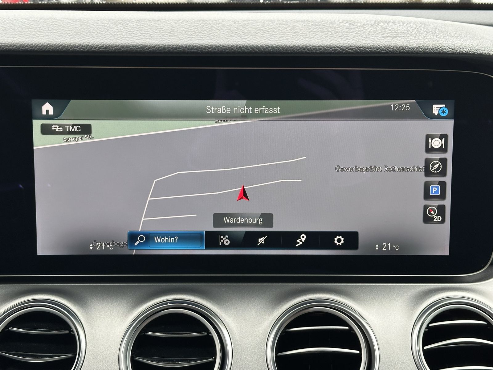 Fahrzeugabbildung Mercedes-Benz E 220d T Avantgarde NAV+LED+KAM+ACC+WIDE+CARPLAY