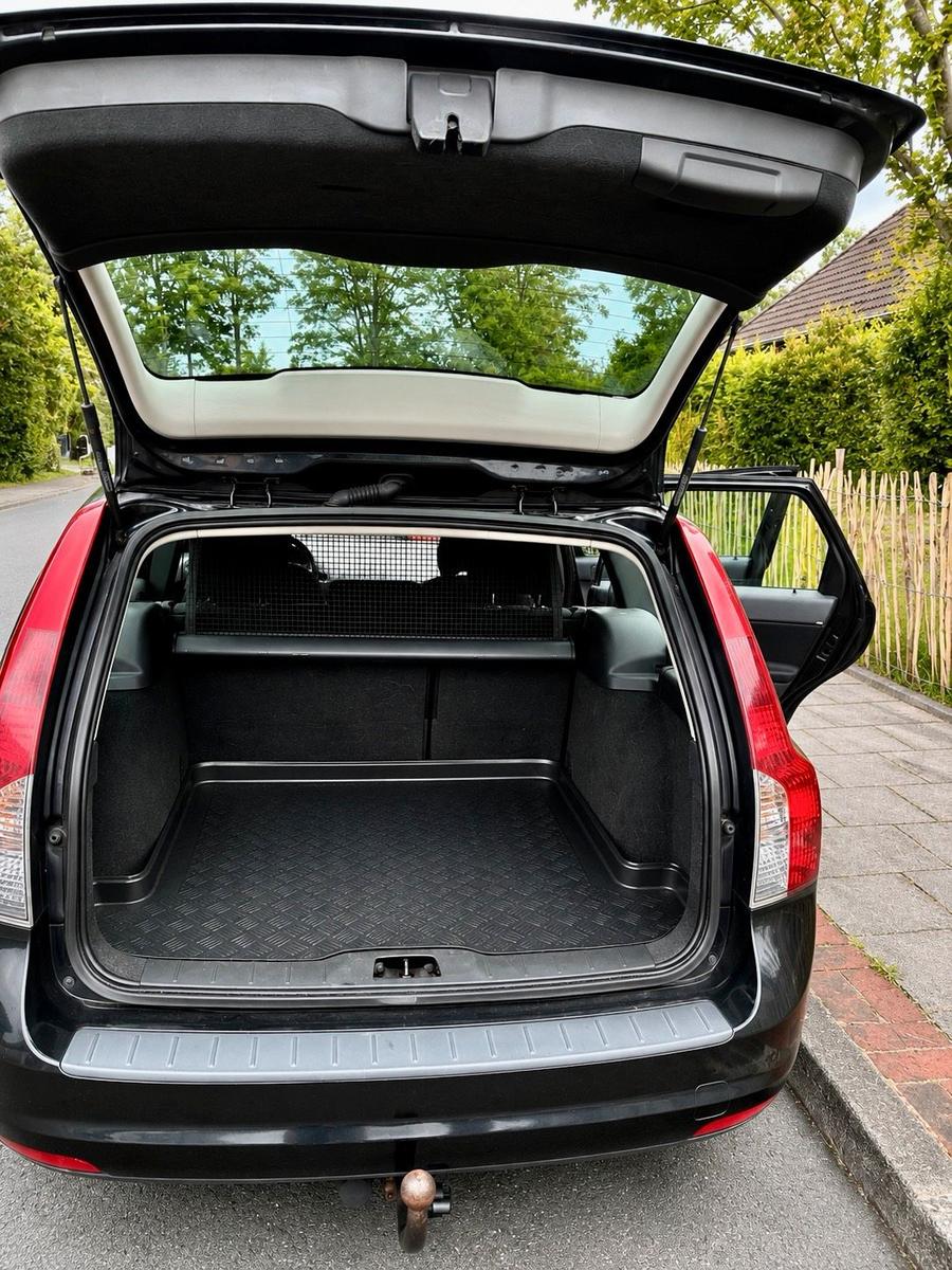 Volvo V50 2010 — photo 7