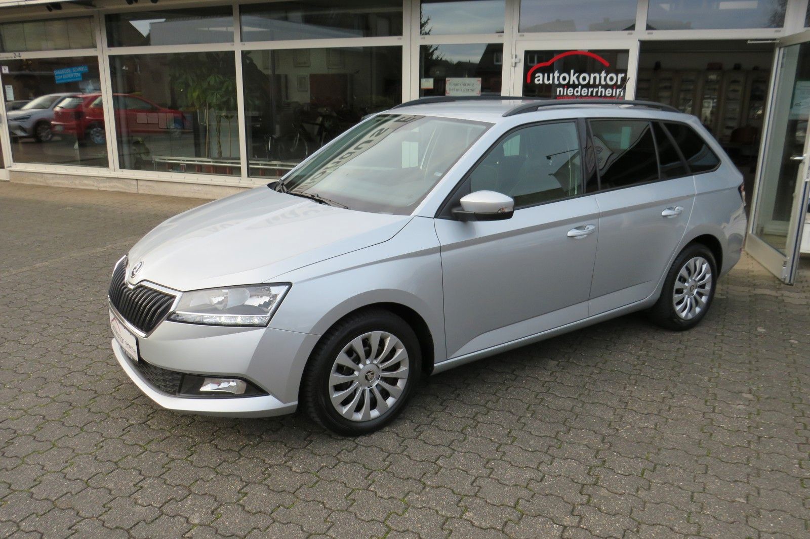 Fahrzeugabbildung SKODA Fabia Combi Ambition APP-CONNECT GRA PDC SITZH.1