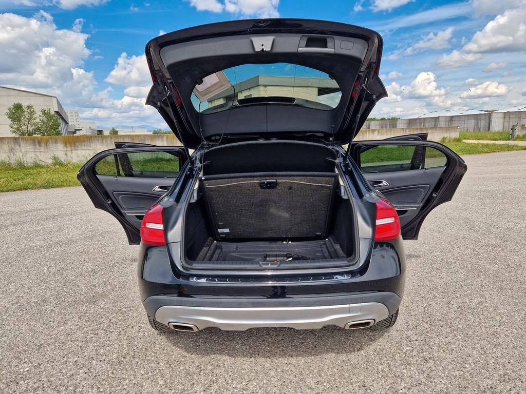 Mercedes-Benz GLA 180