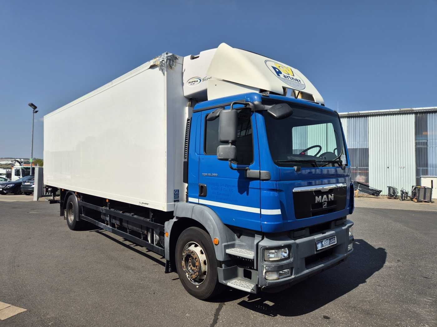 Fahrzeugabbildung MAN TGM 18.290 4x2 LL Carrier Supra 950Mt LBW