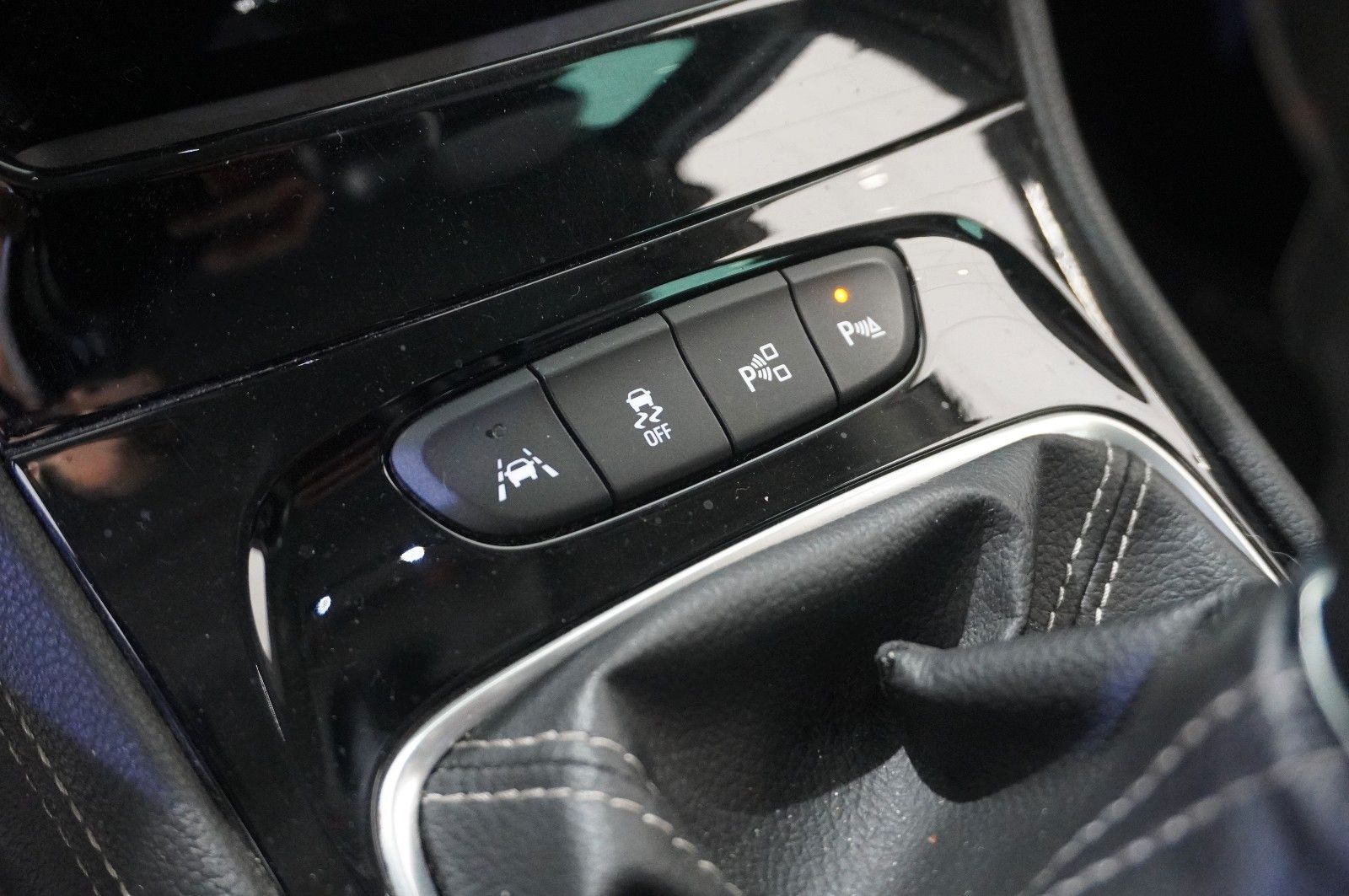 Fahrzeugabbildung Opel Astra K Lim. 1.4T INNOV. NAVI/LED/KAMERA/SH/TEMP