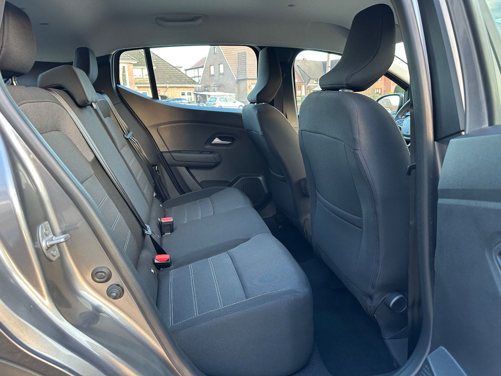 Fahrzeugabbildung Dacia Sandero Stepway Expression CVT LED/PDC/Carplay