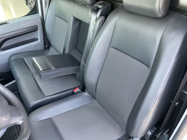 Fahrzeugabbildung Citroën Jumpy 1.5 BlueHDi 100 Club M-L2H1 3-Sitzer, Rück