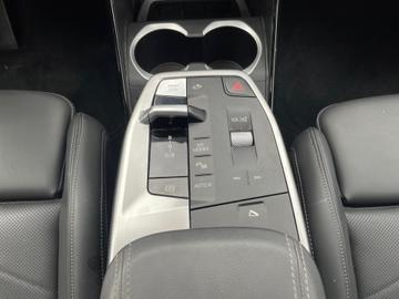 2024 BMW IX2 缩略图 13