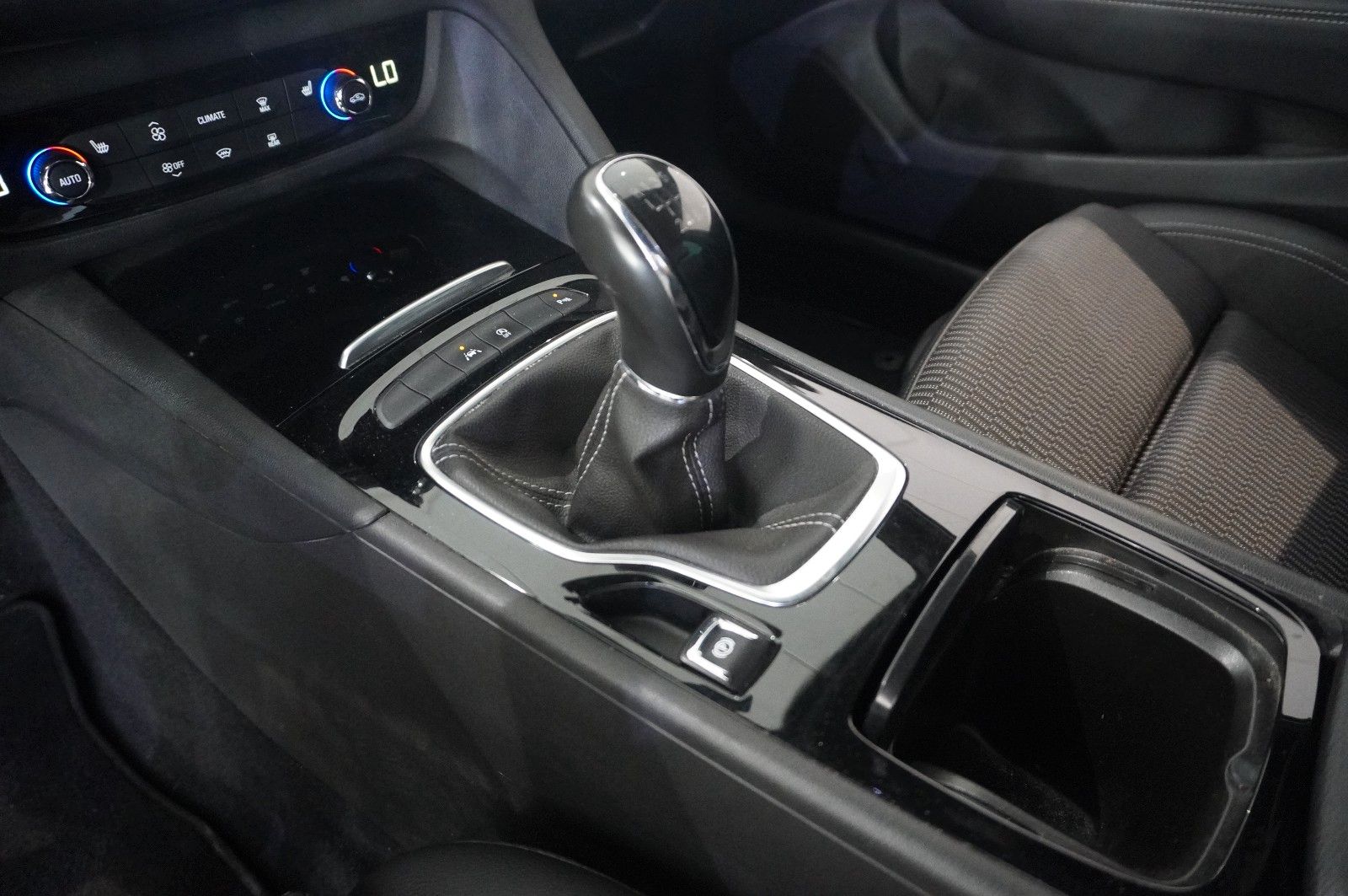 Fahrzeugabbildung Opel Insignia B ST 2.0D BUSINESS NAVI/LED/KAMERA/AHK