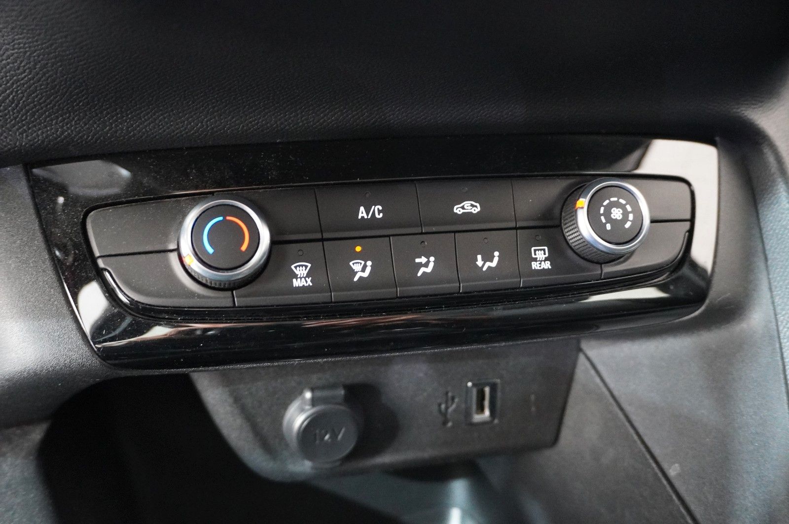 Fahrzeugabbildung Opel Corsa F 1.2 EDITION NAVI/TEMP/PDC/SPORT/DAB+