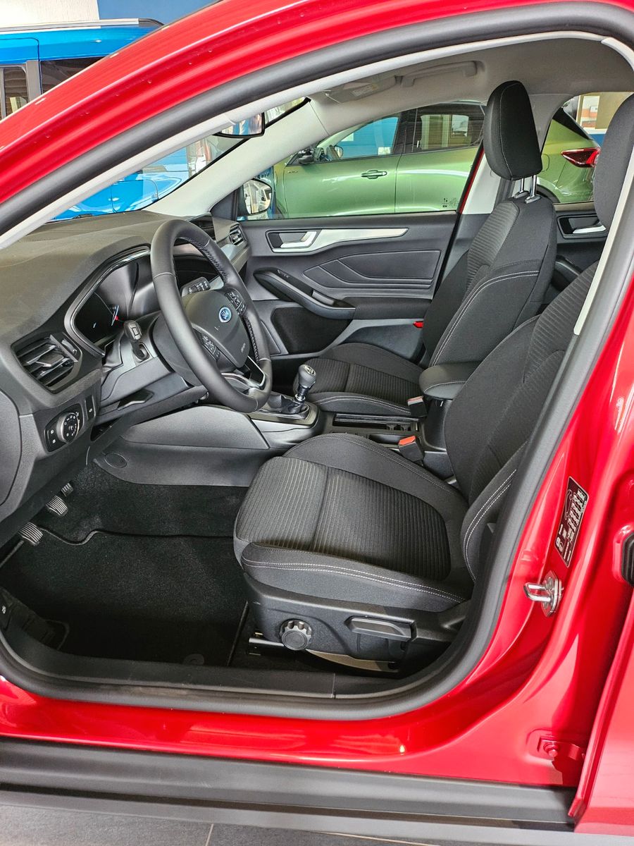 Fahrzeugabbildung Ford Focus Turnier Titanium