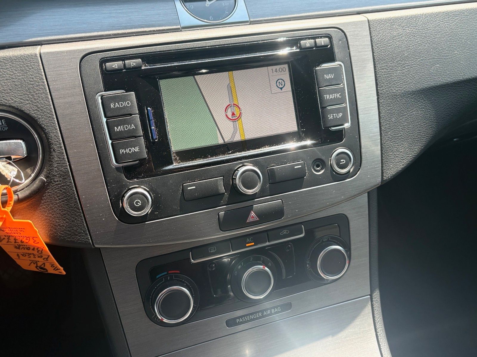 Fahrzeugabbildung Volkswagen Passat Variant 1.4 TSI Comfortline Navi PDC 2.HD