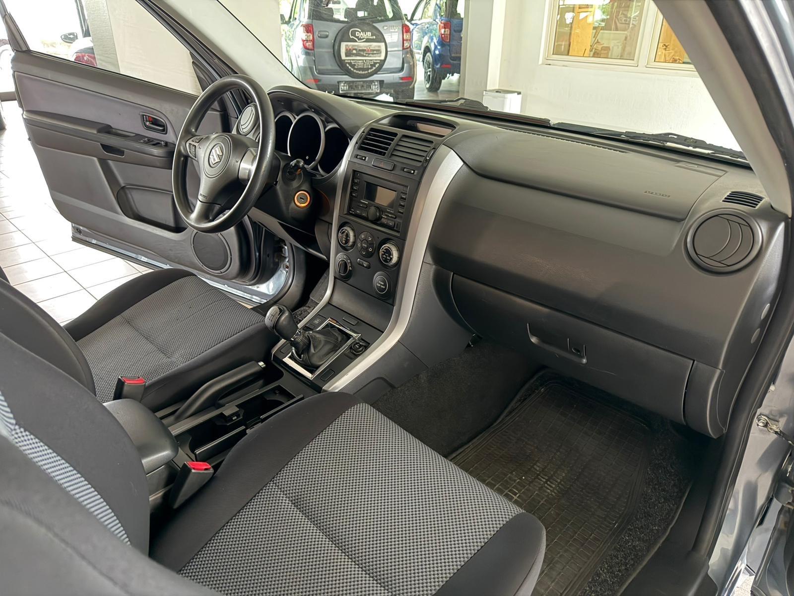 SUZUKI GRAND VITARA 1.9 DDIS 129CH - 4X4 - BVM - VOLANT EN CUIR - ATTELAGE