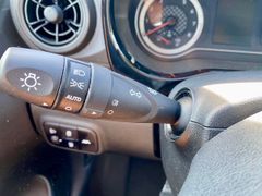 Fahrzeugabbildung Hyundai i10 1.0 Automatik  KLIMA SHZ ALLWETTER ALU PDC