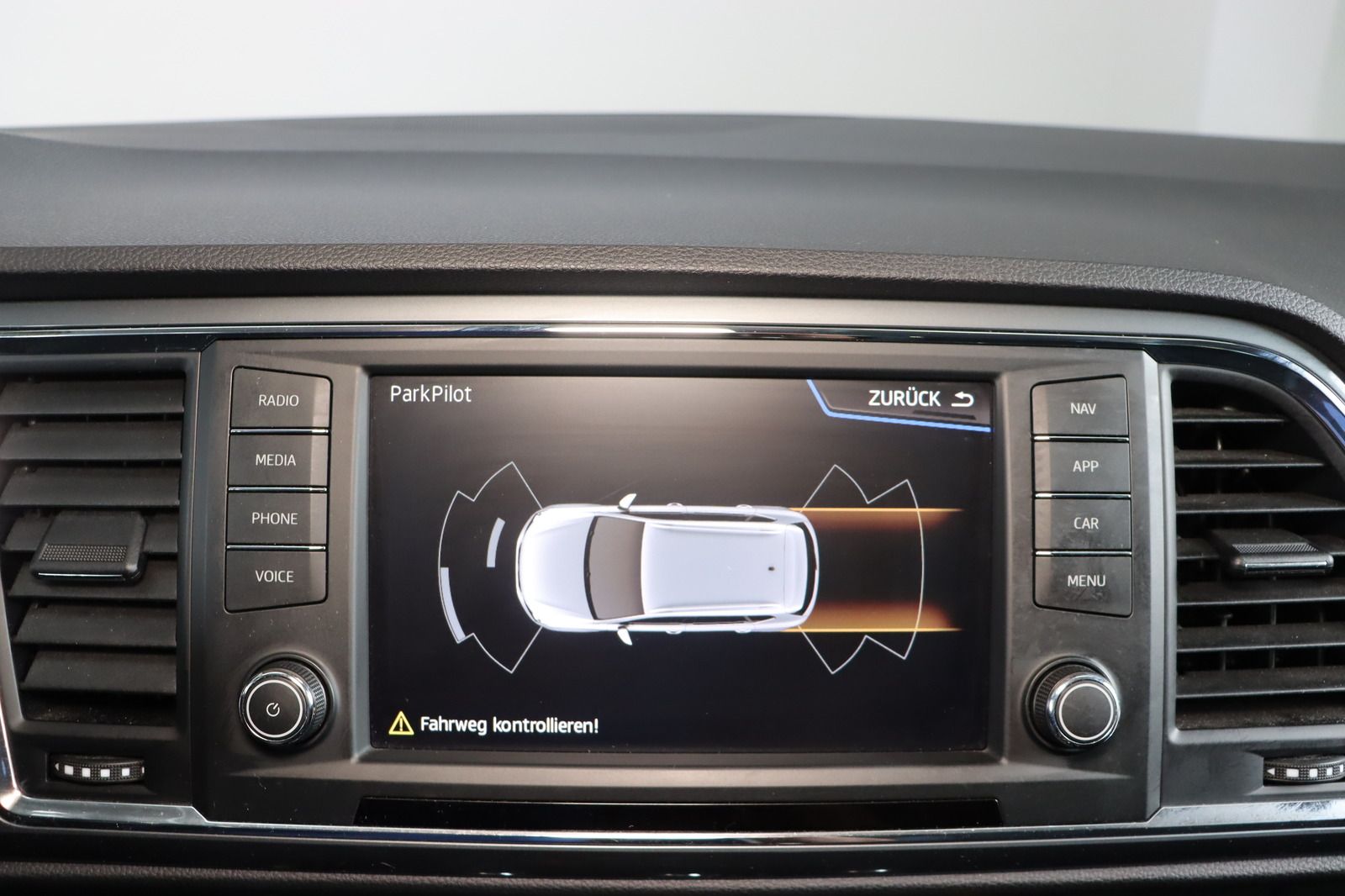 Fahrzeugabbildung SEAT Ateca 2.0 * Navi * LED * ACC * AHK