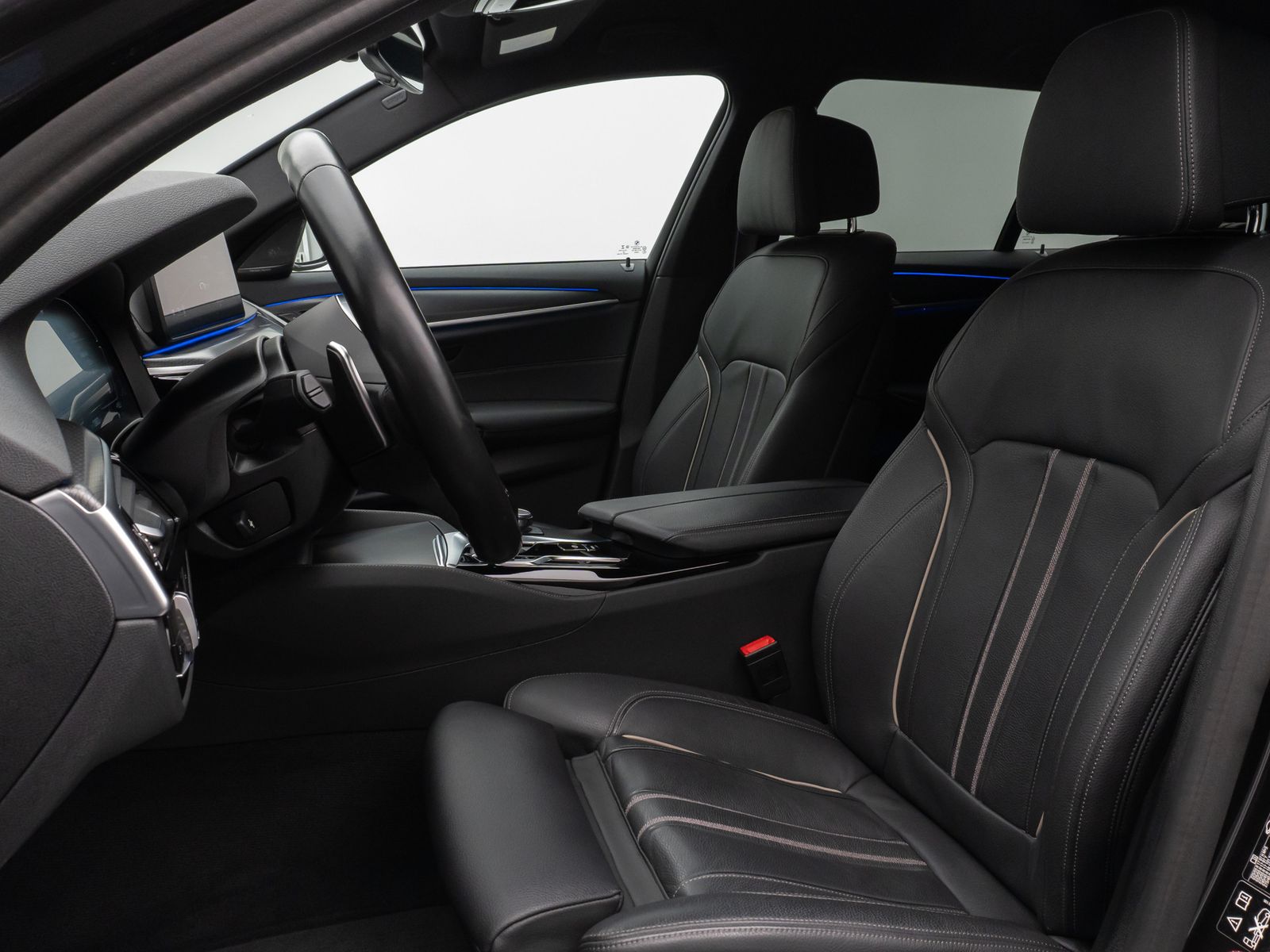 Fahrzeugabbildung BMW 540d xD M Sport Pro Kamera HUD DAB H/K AHK Alarm