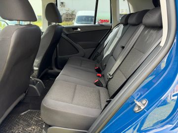 Volkswagen Tiguan - 12