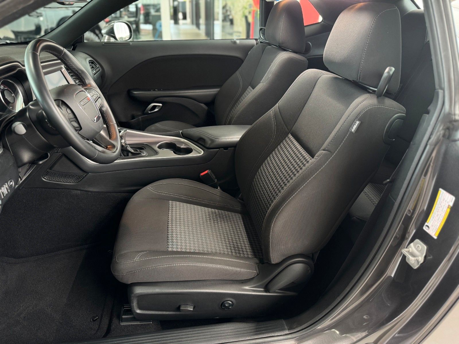 Fahrzeugabbildung Dodge Challenger SXT 3.6 V6 Navi Alpine CarPlay LPG