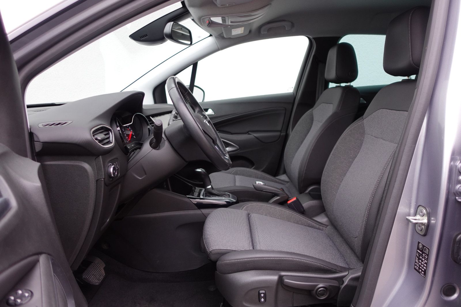 Fahrzeugabbildung Opel Crossland 1.2T AUTOMATIK,Navi,Kamera,Sitzhzg,LED