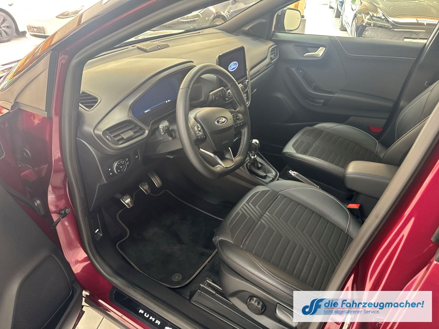 Fahrzeugabbildung Ford Puma Vivid Ruby Edition 1.0 EcoBoost Mild Hybrid