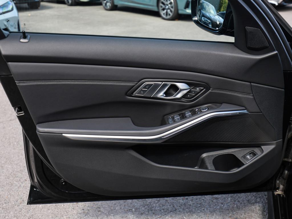 BMW M340i Touring xDrive M-Sport Pro PANO HUD 360°