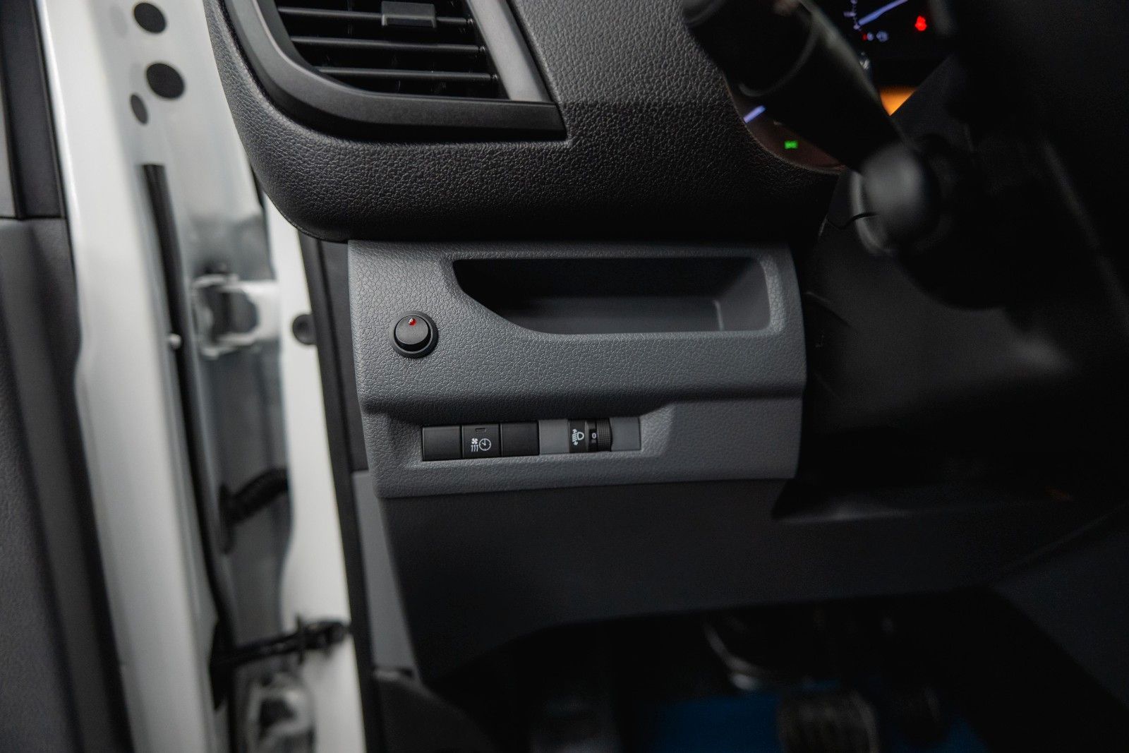 Fahrzeugabbildung Citroën Jumpy Kasten Club M Automatik *Regalsystem*360°*