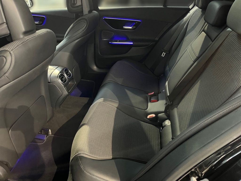 Fahrzeugabbildung Mercedes-Benz C 180 T Avantg. AHK Pano Totwi. Memory LED KAM