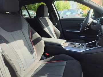 BMW 320d xDrive M Sport M Sportpaket Head-Up HiFi