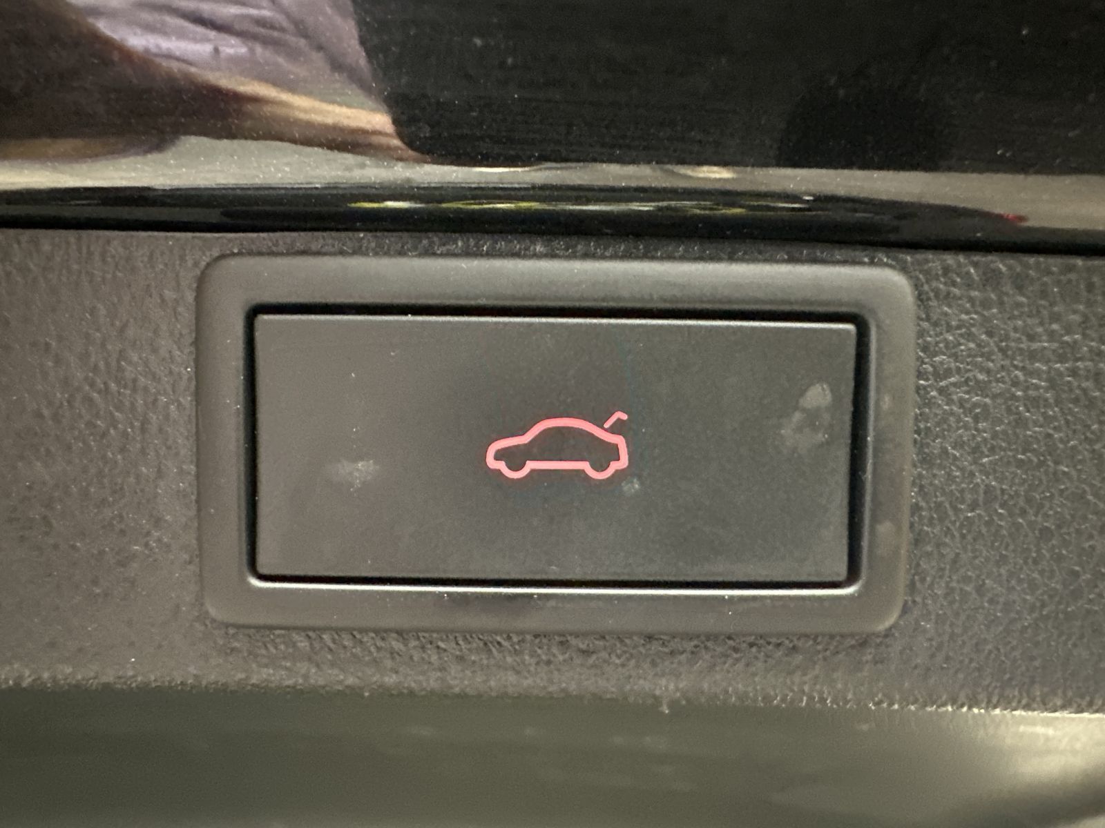 Fahrzeugabbildung SKODA Octavia Combi 1.4 TSI DSG RS iV NAV+LED+VCOCK+PP