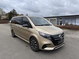Mercedes-Benz EQV 300 Lang+Airmatic+LED+Tisch+360Kamera+Distro - Elektro
