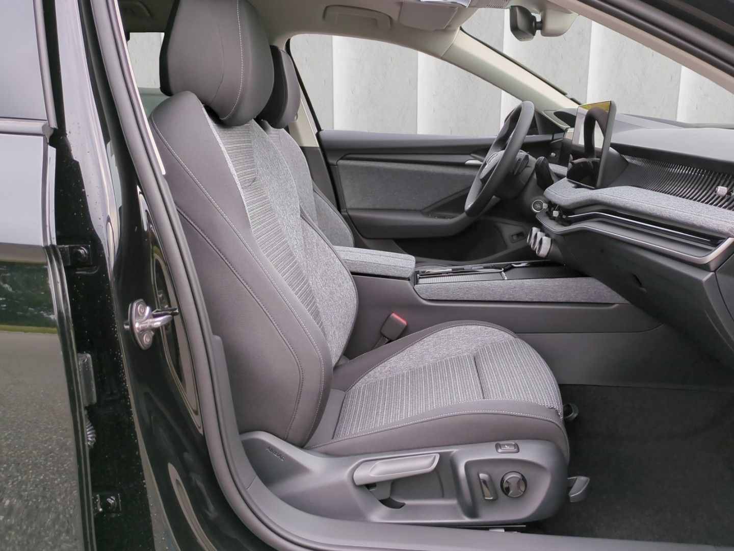 Skoda Superb Combi Selection 4x4 2.0TSI*AHK 2xMassage foto 8