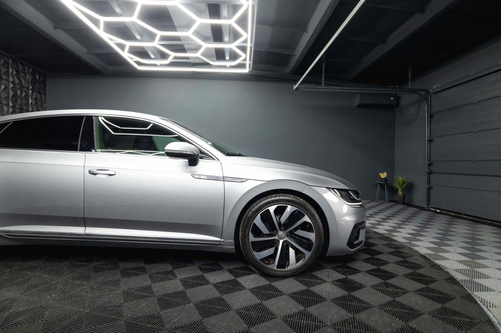 Fahrzeugabbildung Volkswagen Arteon R-Line+ | ACC | Massage | LED | 19 Zoll