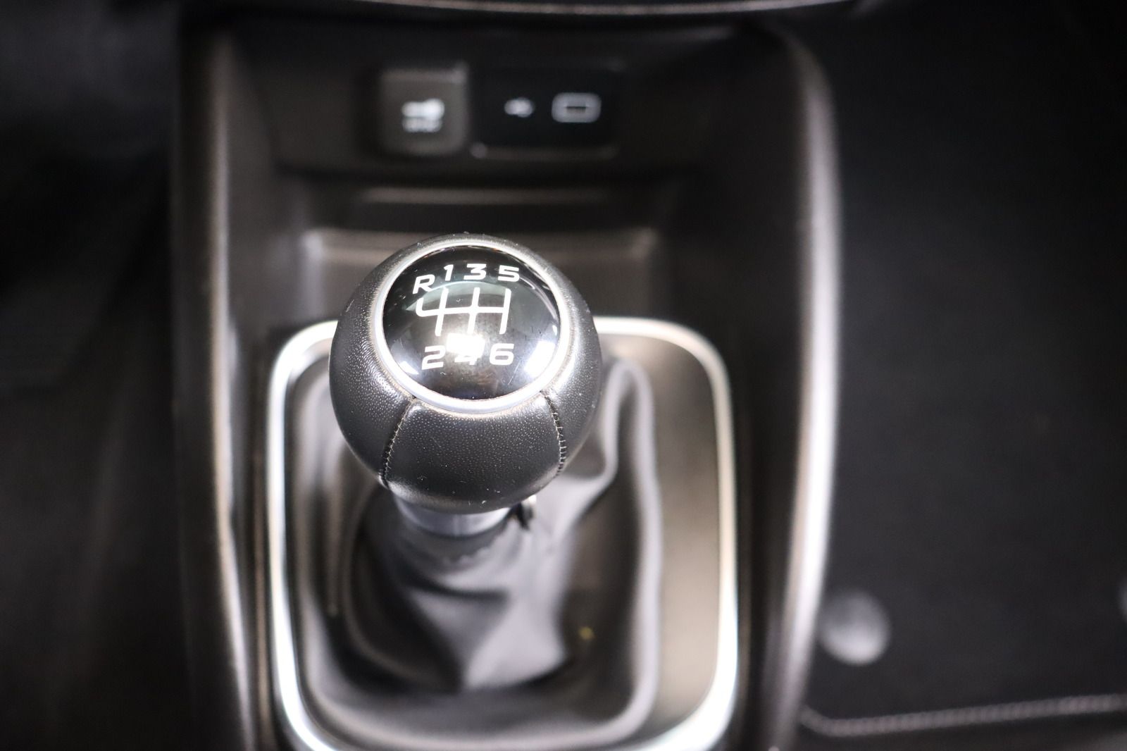 Fahrzeugabbildung Fiat Tipo * Navi * HU/AU neu * Tempomat