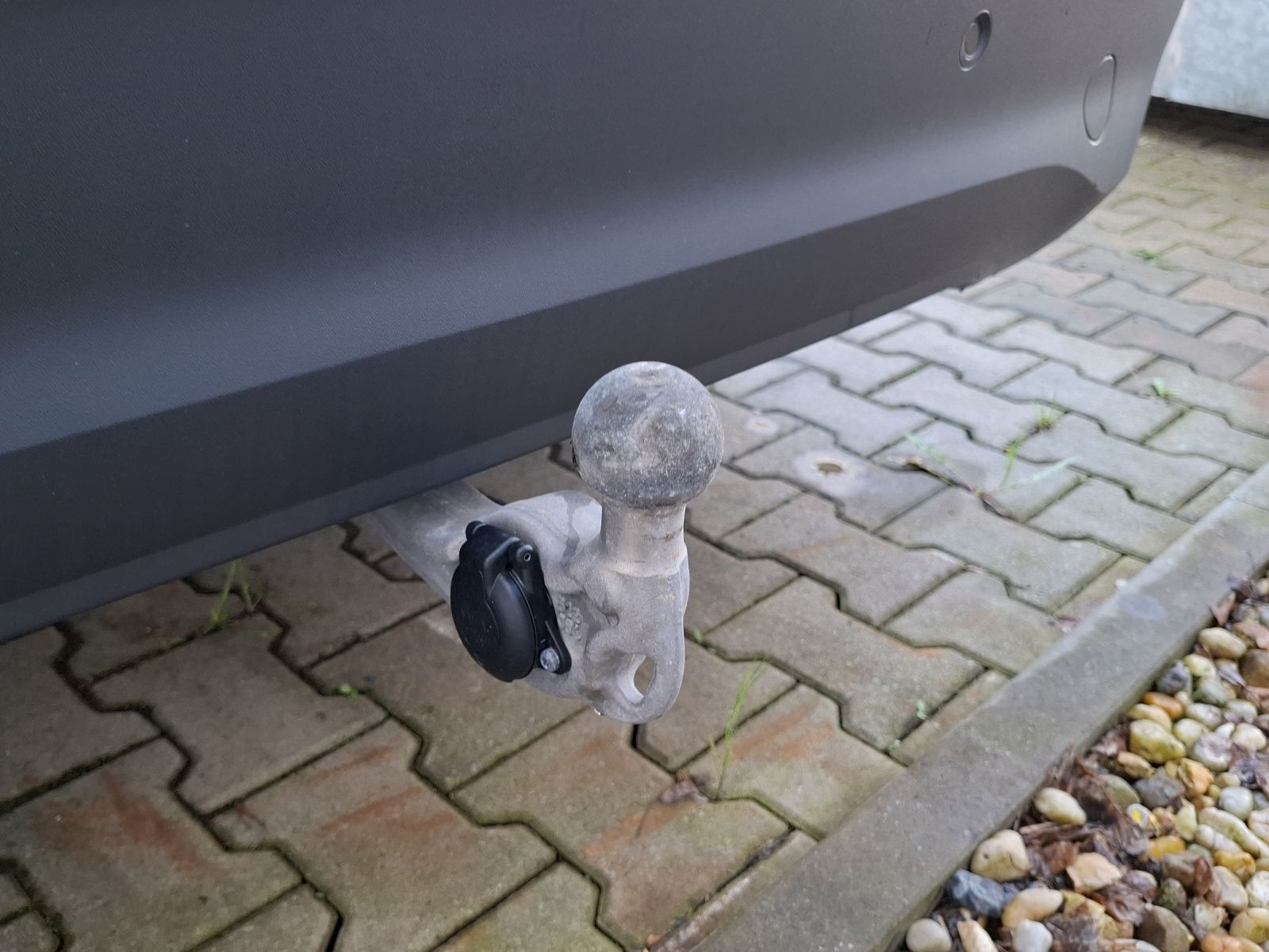 Fahrzeugabbildung Volkswagen Tiguan eTSI Life DSG LED AHK Navi AID ACC RFK SH