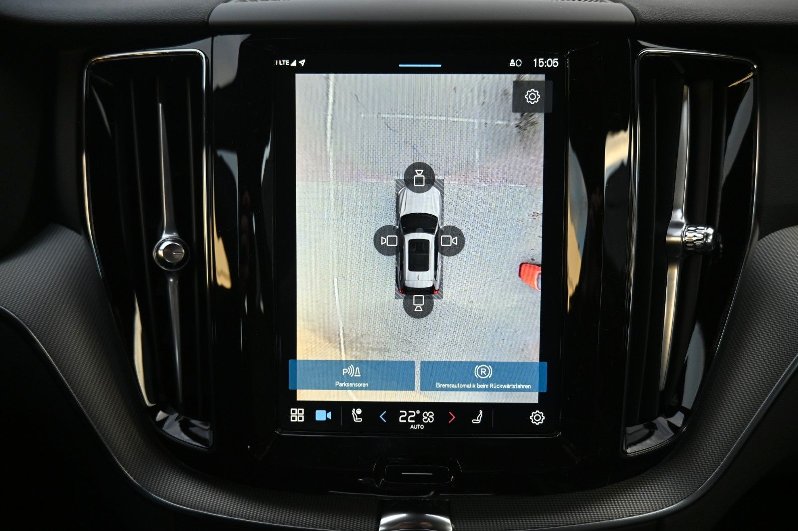 Fahrzeugabbildung Volvo XC60 B5 AWD Plus Black Edition*H&K*360°*ACC*AHK