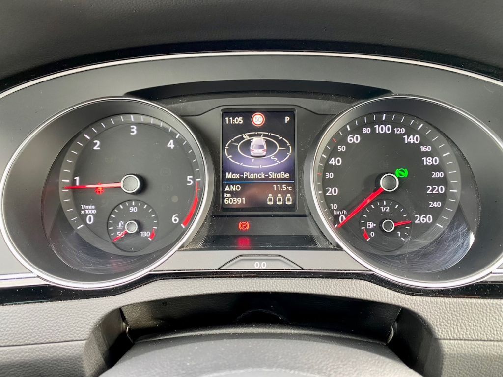 Fahrzeugabbildung Volkswagen Passat Variant 2.0 DSG Elegance AHK GZJR KAMERA