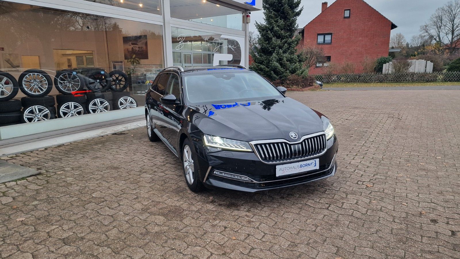 Skoda Superb Combi L&K AHK PANORAMA foto 11