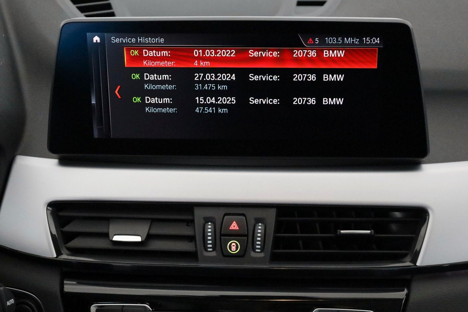 Fahrzeugabbildung BMW X1 xDrive 25 e Advantage,Leder,Navi,Pano,HUD,AHK