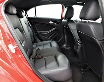 Mercedes A 250 - 12