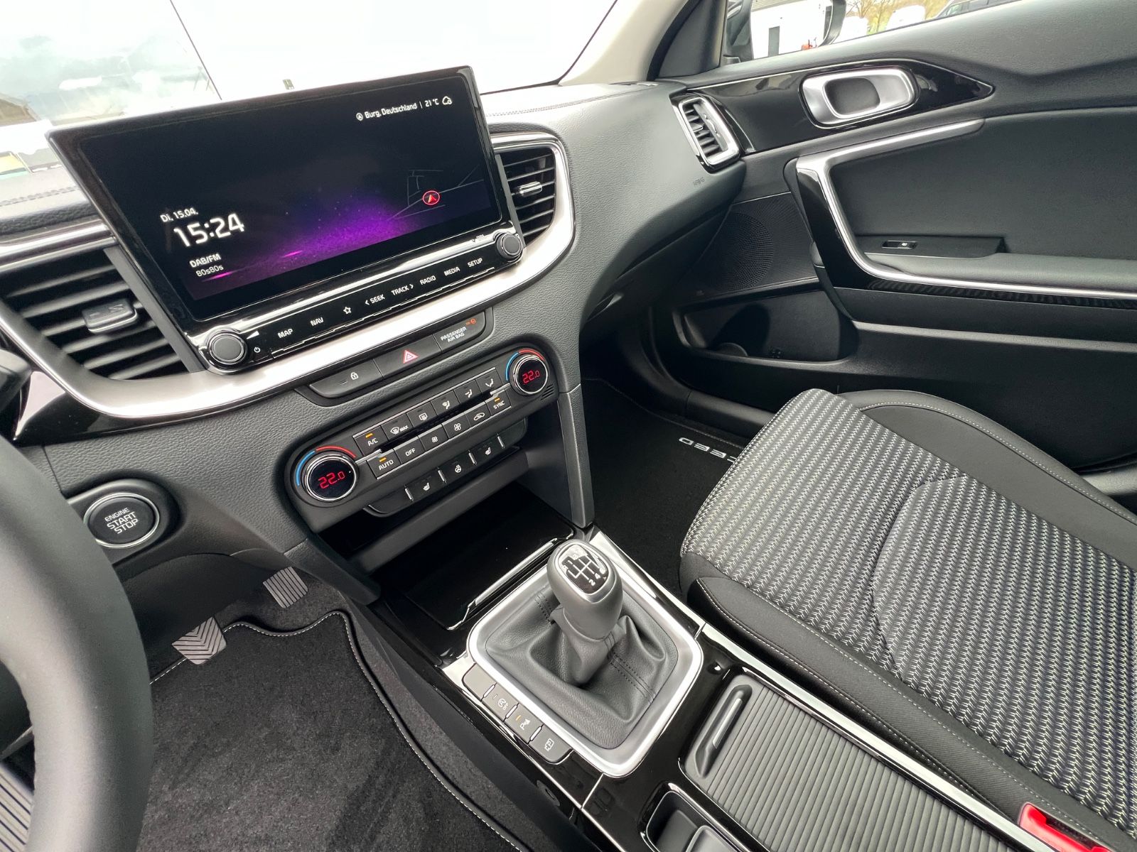 Fahrzeugabbildung Kia Ceed Sportswagon 1.5 T-GDI 140 PS UltiBL STY JBL