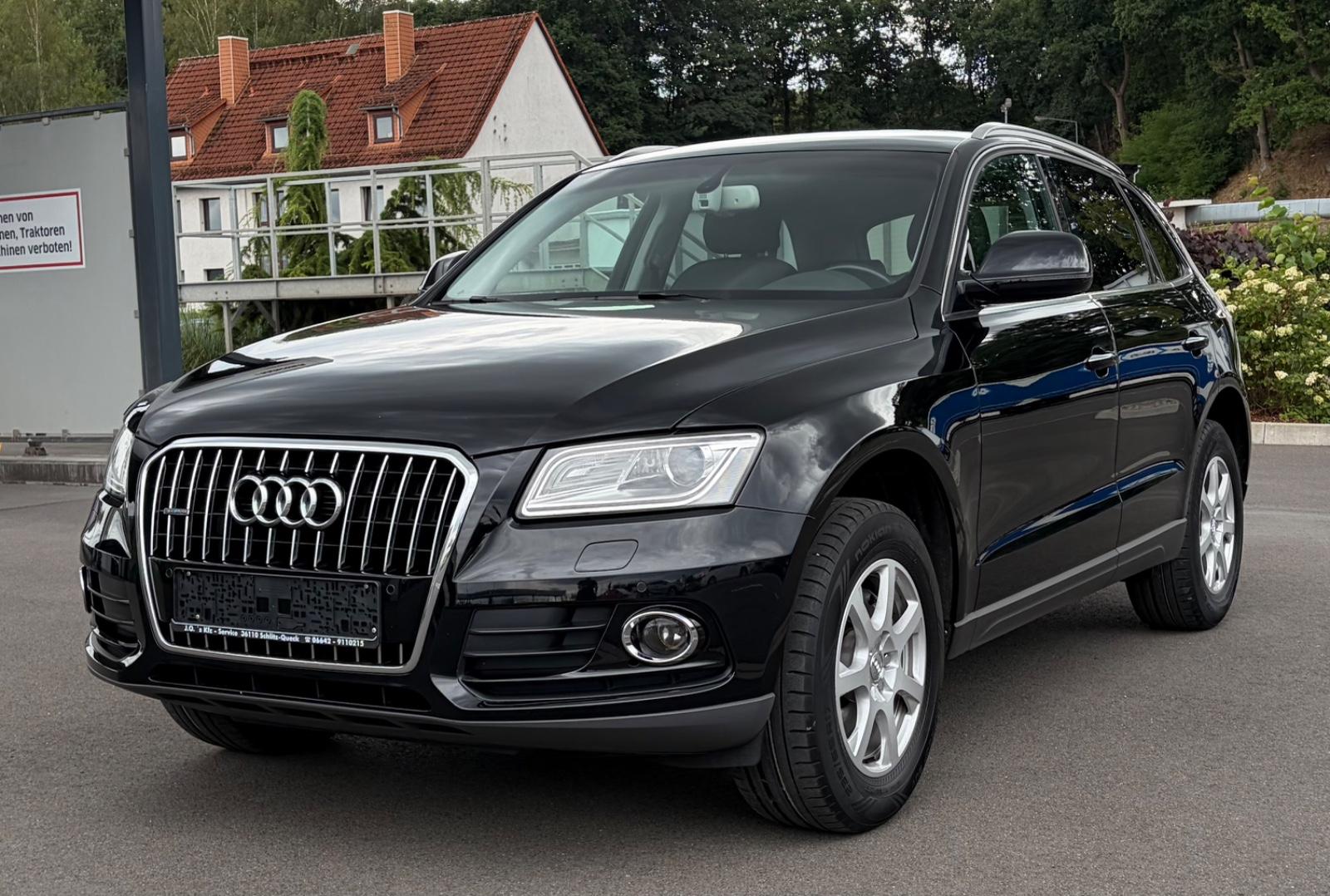Audi Q5 2.0TDI quattro Sport Navi+Xenon+PDC+AHK