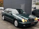 Mercedes-Benz E 200 KOMPRESSOR/Automatik/1 HAND/NEUTÜV/90000KM - gebrauchte Mercedes-Benz E 200 aus dem Jahr 2001