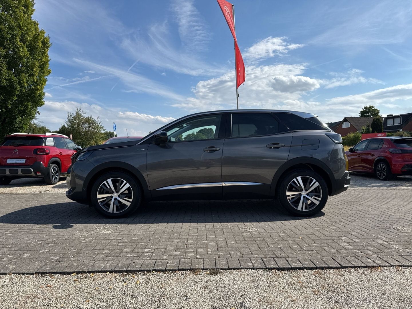 Fahrzeugabbildung Peugeot 3008 Allure Plug-In Hybrid 225 e-EAT8 Navi SHZ