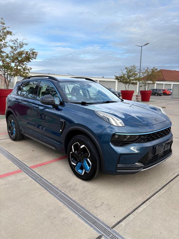 Image of Lynk&Co 01