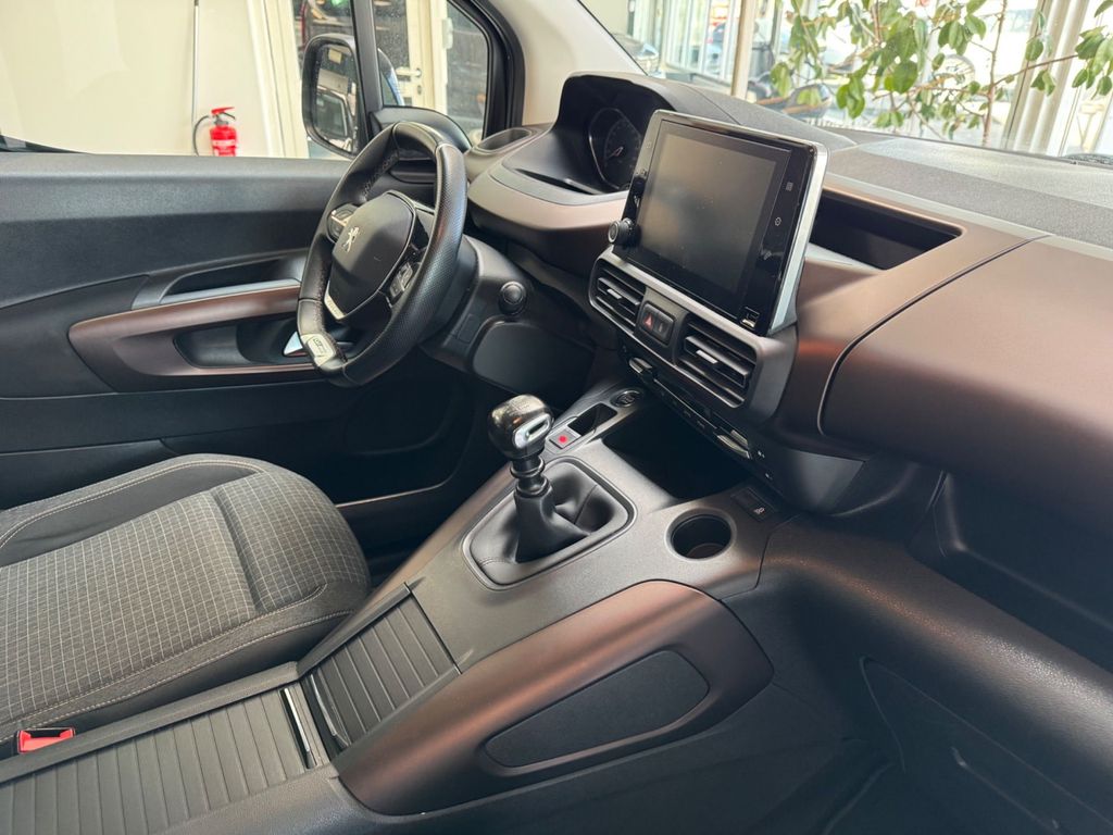 PEUGEOT Rifter 1.5 BlueHDi GT/2.HAND/PANO/CAM/NAVI/SHZ! PEUGEOT Rifter 1.5 BlueHDi GT/2.HAND/PANO/CAM/NAVI/SHZ!