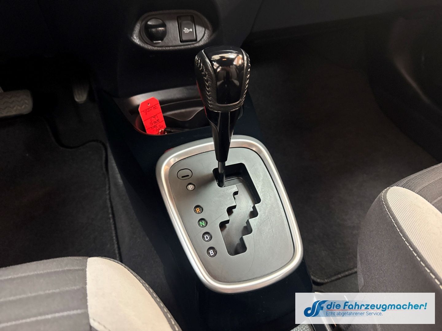 Fahrzeugabbildung Toyota Yaris Style Hybrid Mehrzonenklima DAB SHZ Keyles