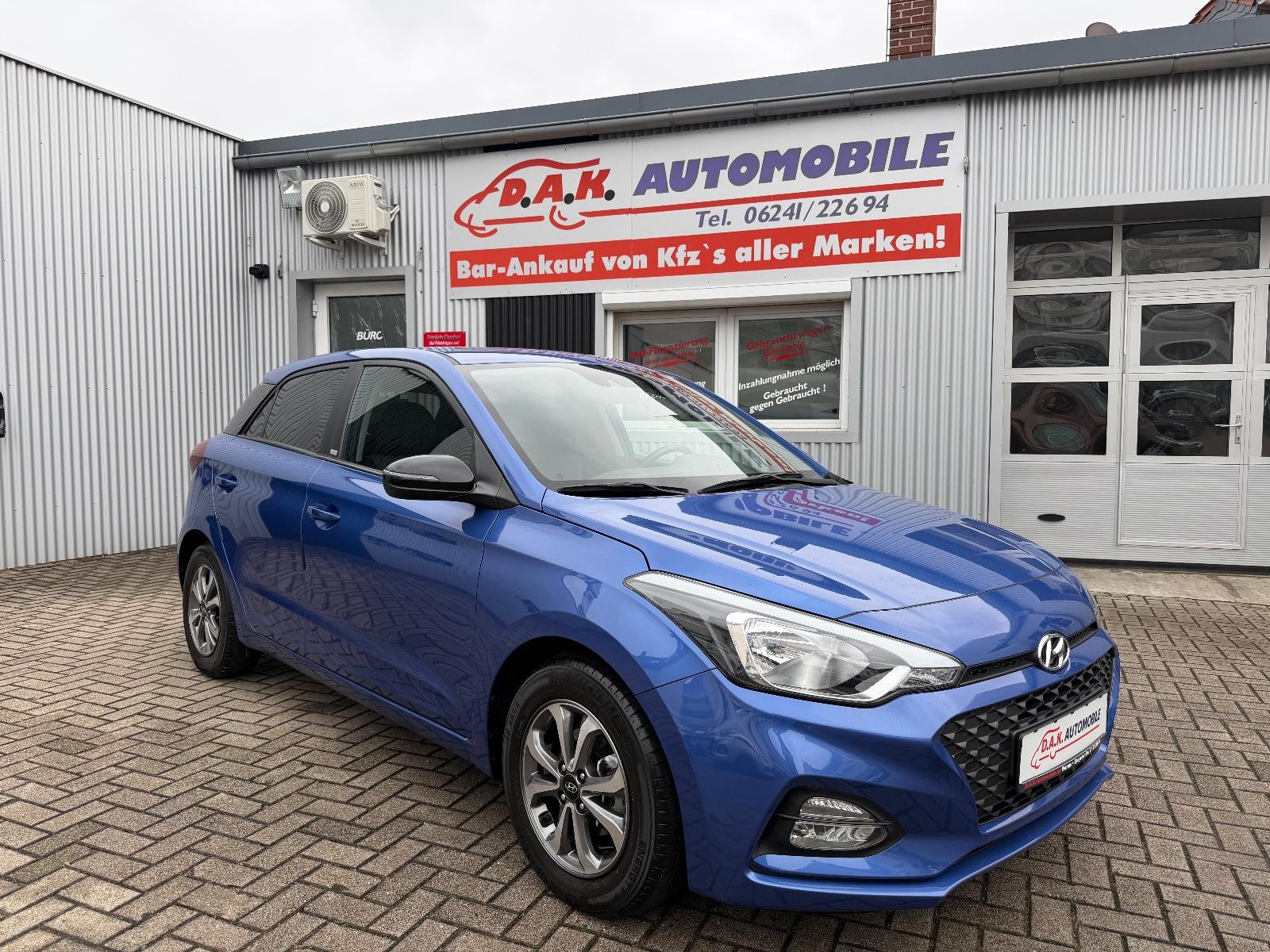 Hyundai i20 YES! 2.Hand+55TKM+R.Kam+SHZ+8-Fach Bereift
